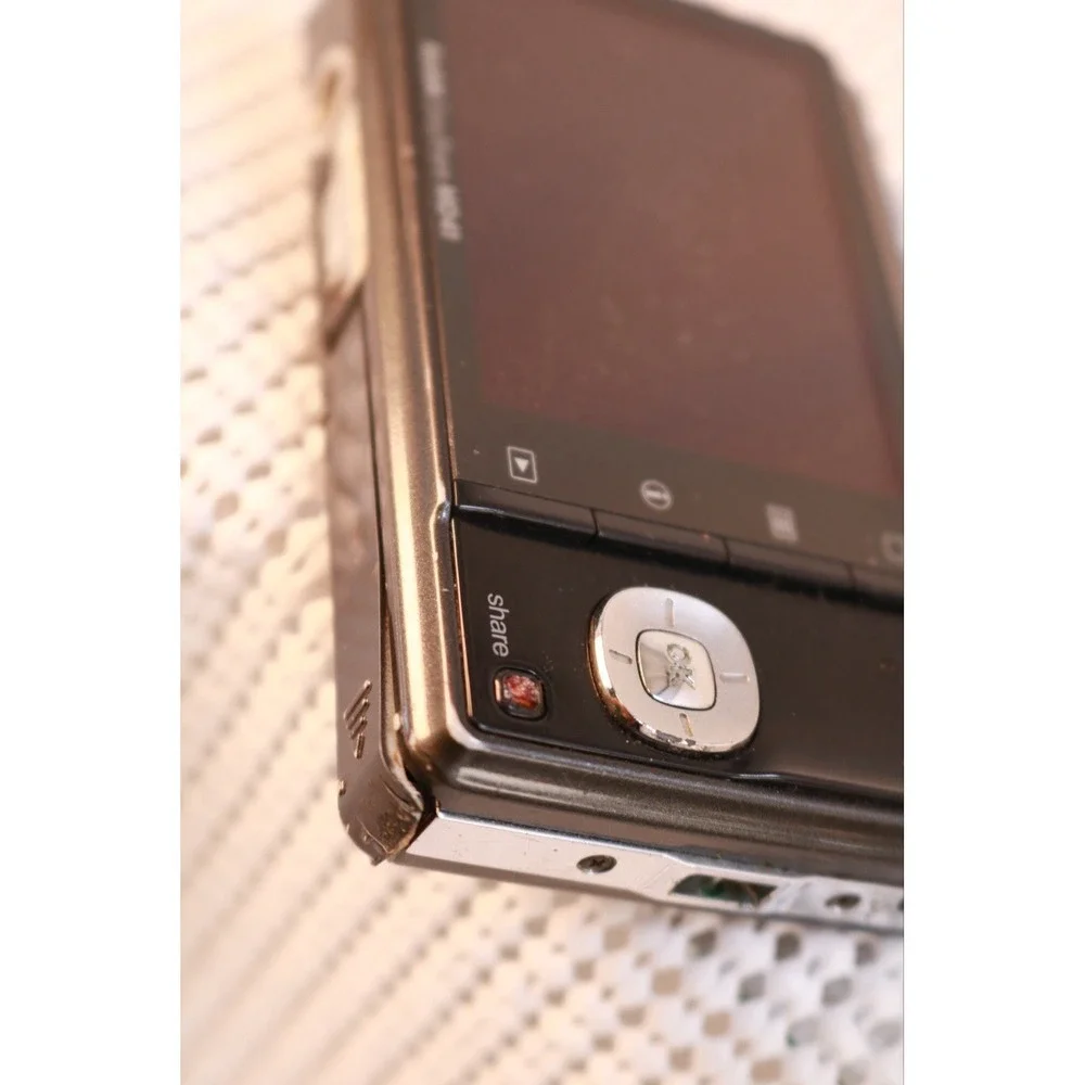 Kodak EasyShare MD41 Digital Camera 3X Optical Zoom Untested Parts Repair Brown